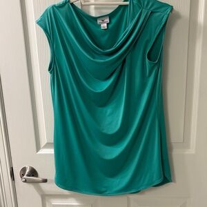 Beautiful draping sleeveless top for spring or St Patrick’s Day Size LG